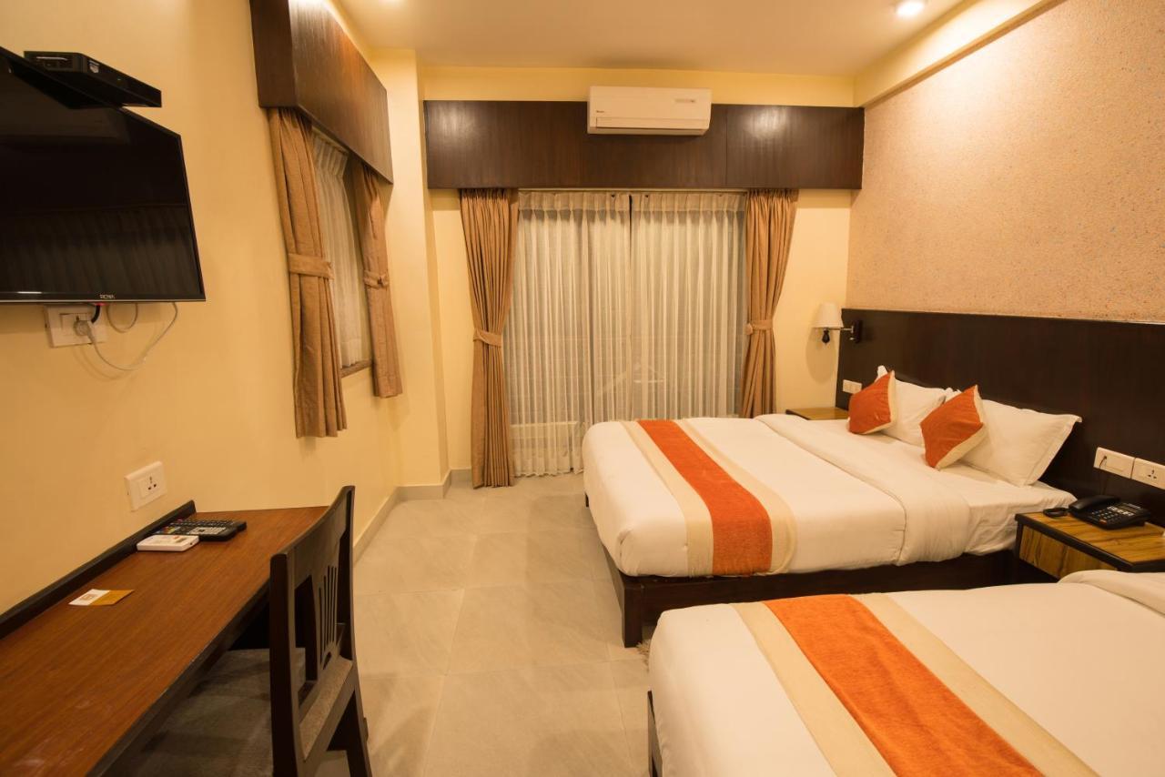 Hotel Shaara ポカラ エクステリア 写真