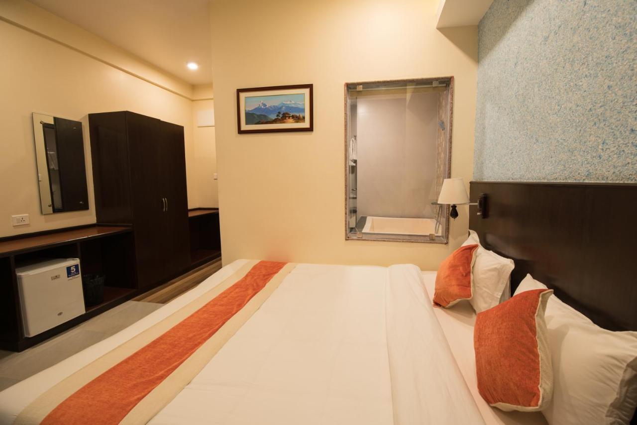 Hotel Shaara ポカラ エクステリア 写真