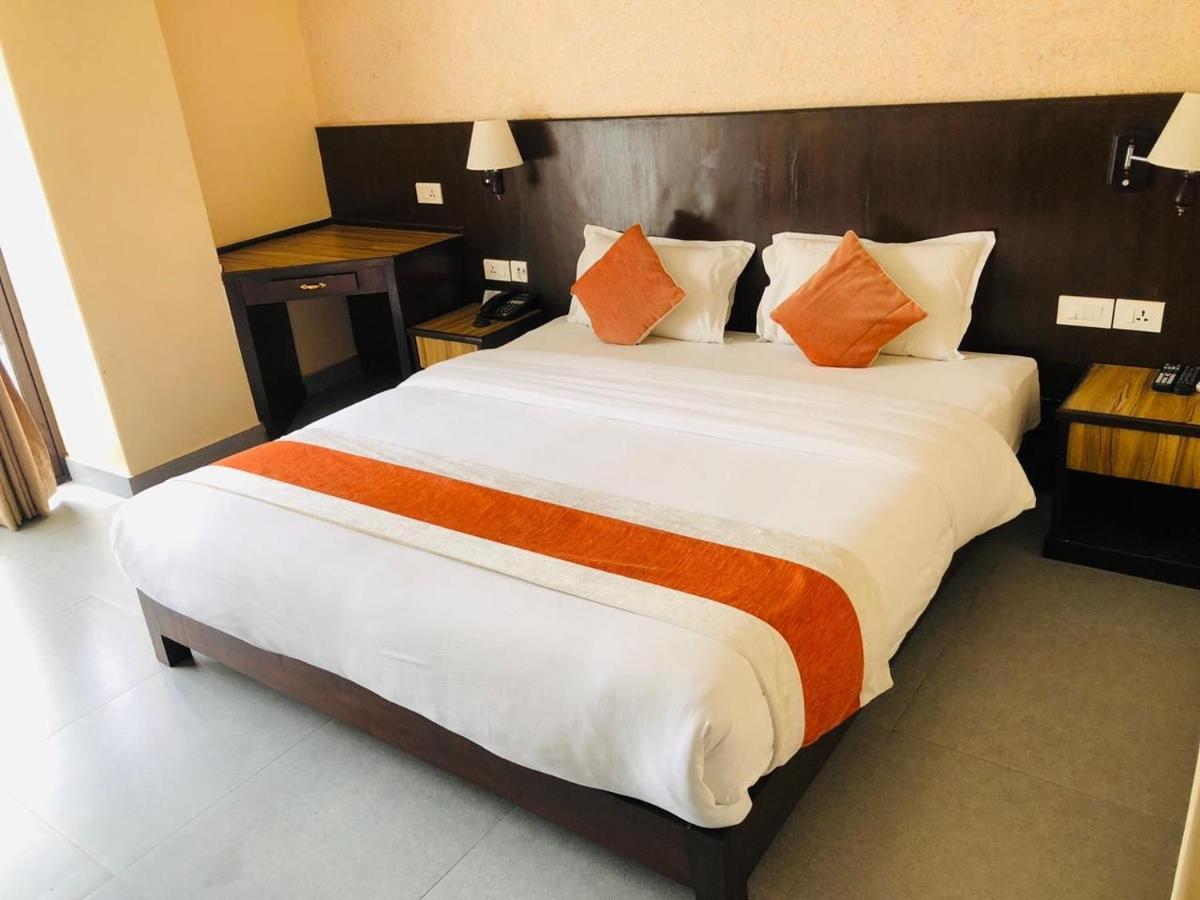 Hotel Shaara ポカラ エクステリア 写真