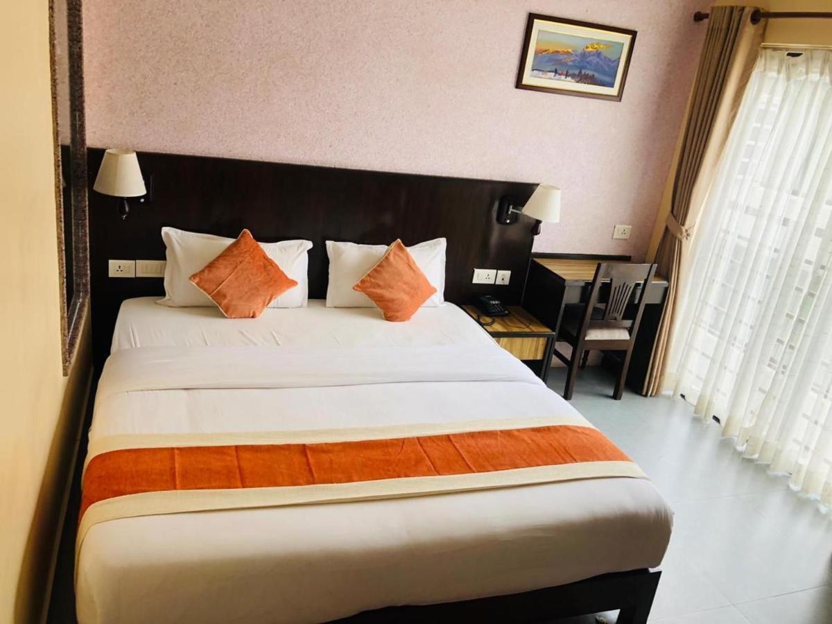 Hotel Shaara ポカラ エクステリア 写真