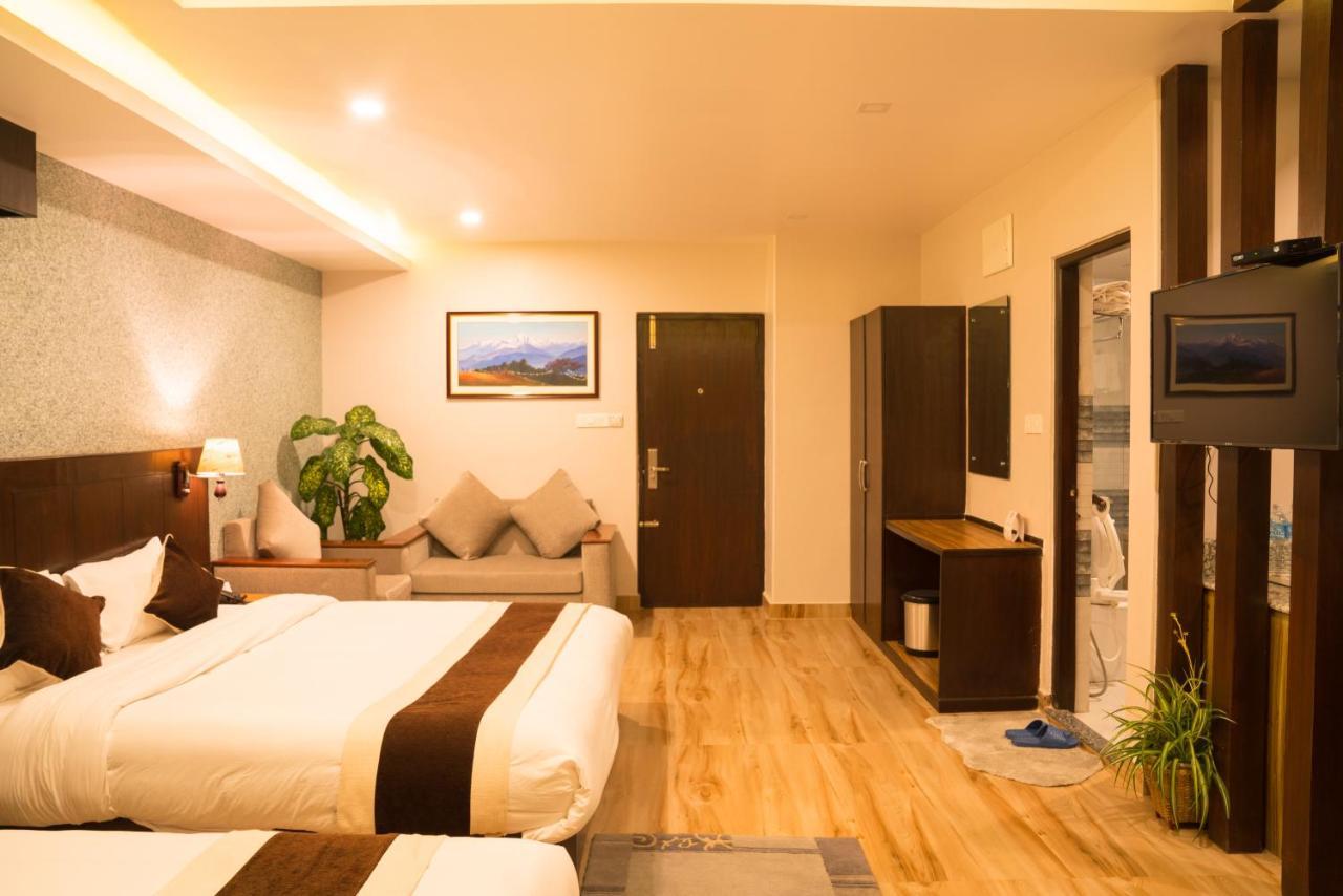 Hotel Shaara ポカラ エクステリア 写真