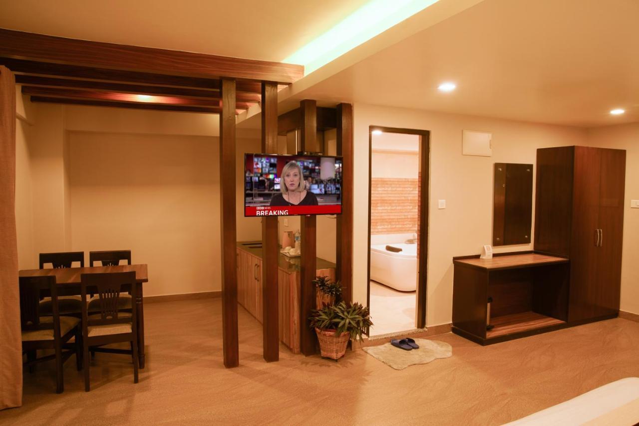 Hotel Shaara ポカラ エクステリア 写真