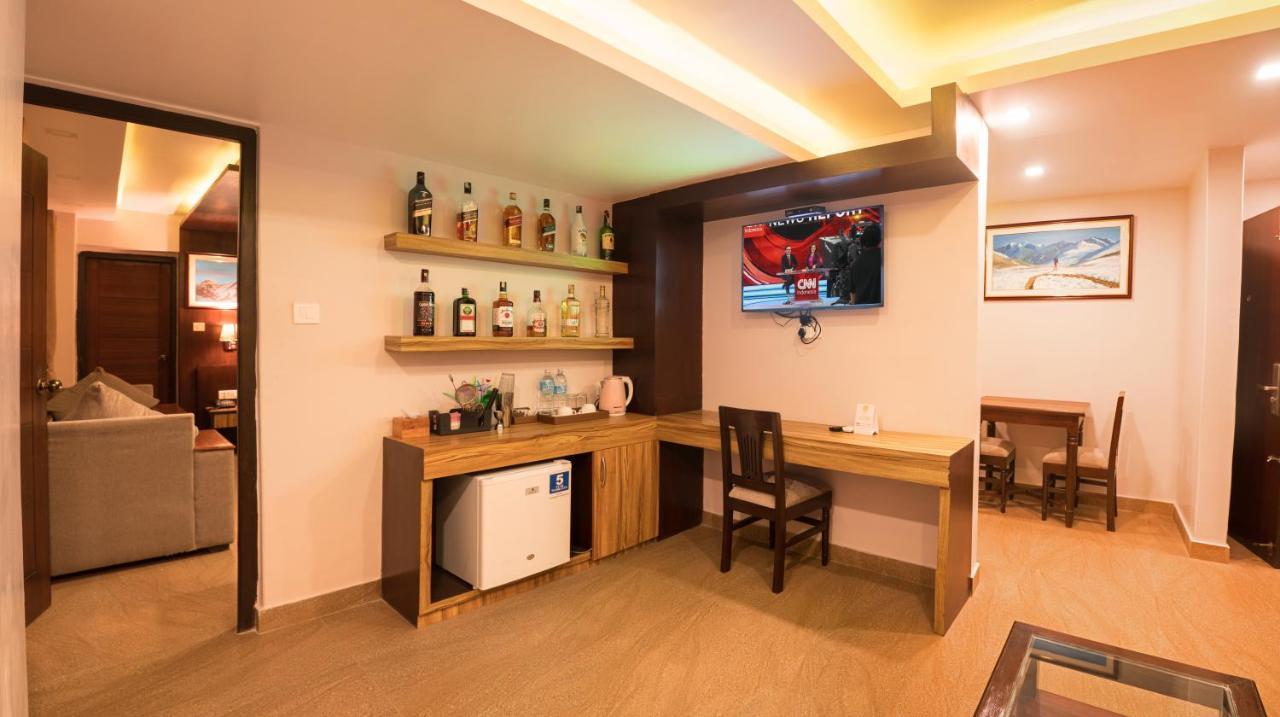 Hotel Shaara ポカラ エクステリア 写真