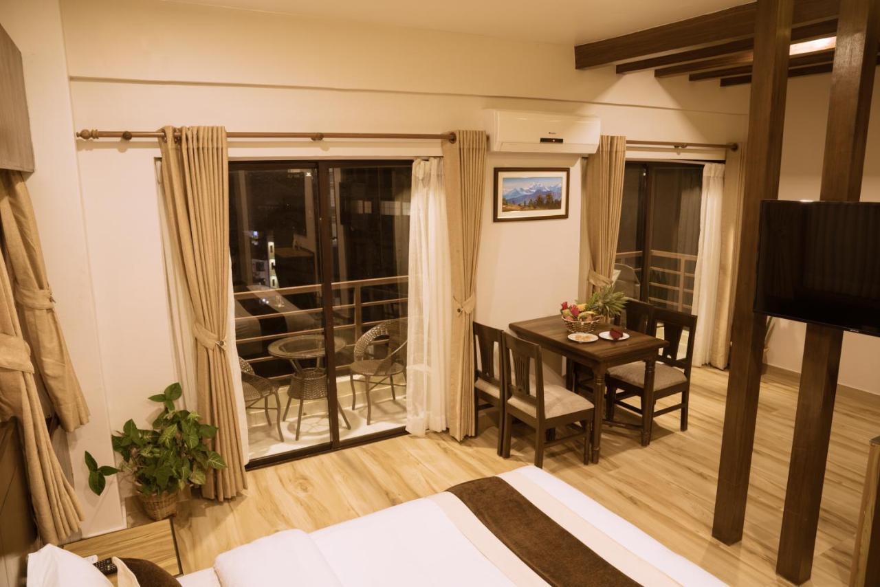 Hotel Shaara ポカラ エクステリア 写真