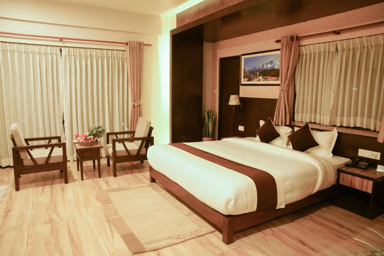 Hotel Shaara ポカラ エクステリア 写真